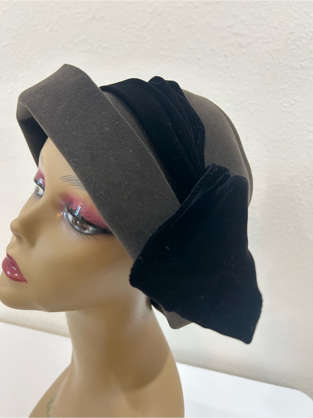 Welmoed Laanstra Classic Vintage Women's Brown and Black Velvet Turban Hat